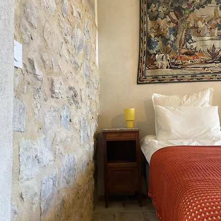 Ancienne Eglise Bed & Breakfast Vallérargues