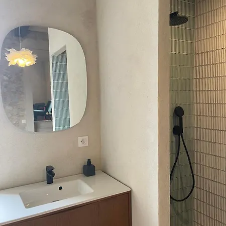 Ancienne Eglise Bed & Breakfast Vallérargues