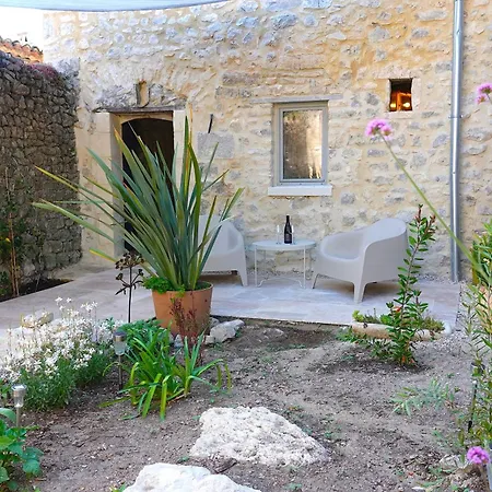 Bed & Breakfast Ancienne Eglise Vallérargues